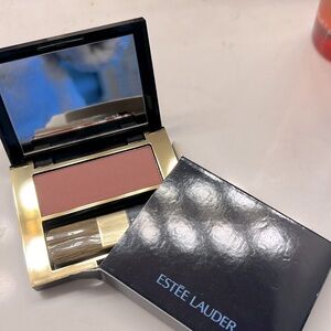 NWT Estée Lauder #140 Alluring rose blush
